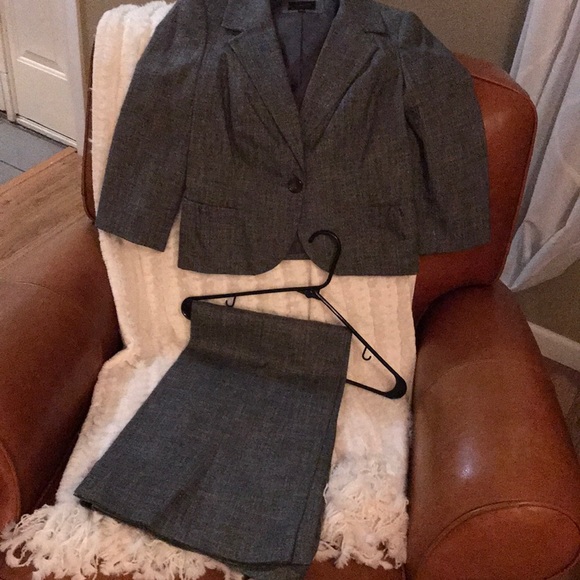 Grey Limited Women’s Suit - size SM - Picture 3 of 3